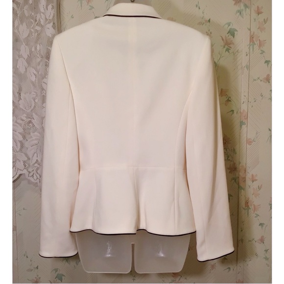 Ann Taylor Off White Blazer - Picture 2 of 4